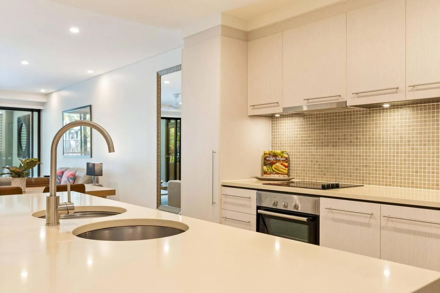 Lägenhet 'The Palms' Swim-Out Comfort Meets Tropical Charm Port Douglas